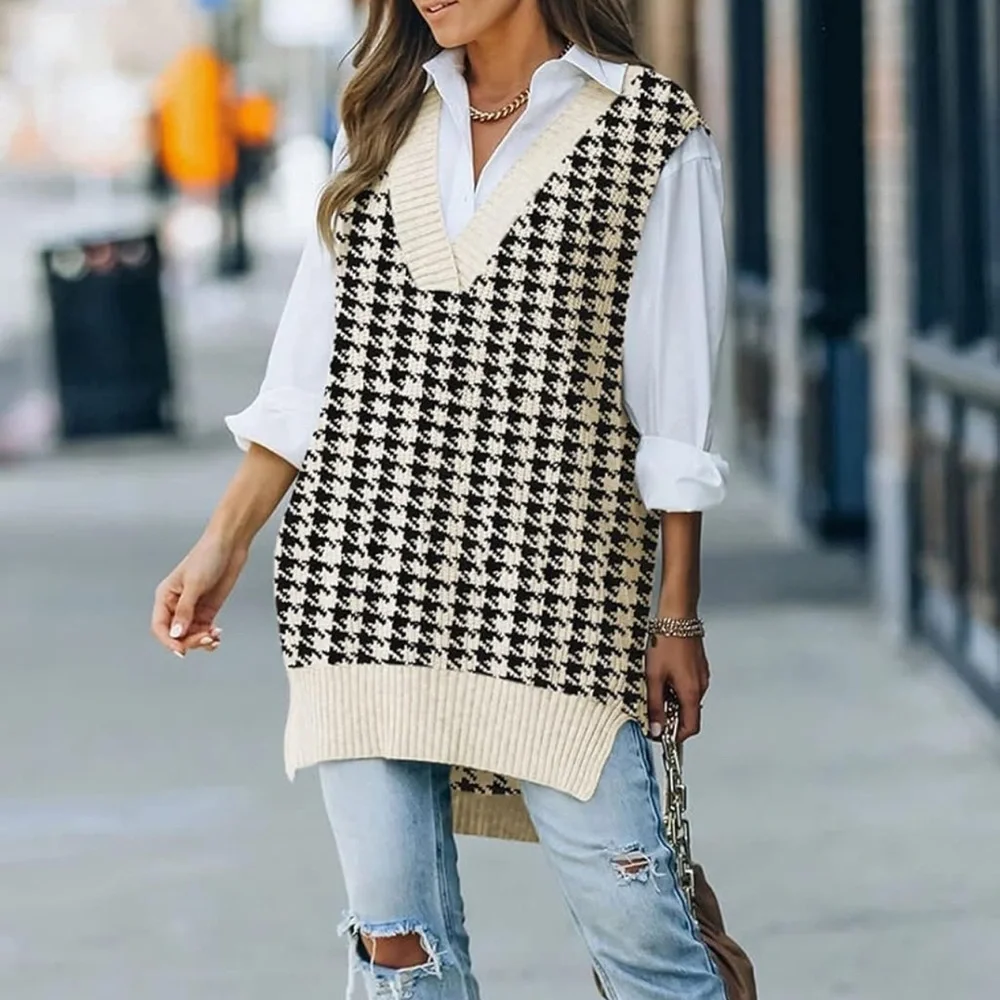 Women’s Oversized V Neck Knitted Sweater Vest - Picture 3 of 6